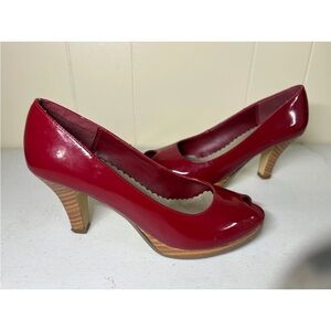 Candie's Glossy Red Peep Toe Patent Leather 4” Heels Sz 7 M